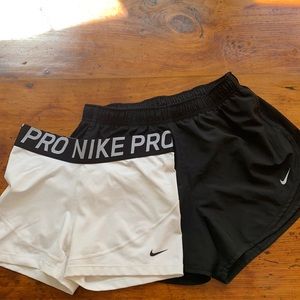 Set of Nike shorts/workout wear